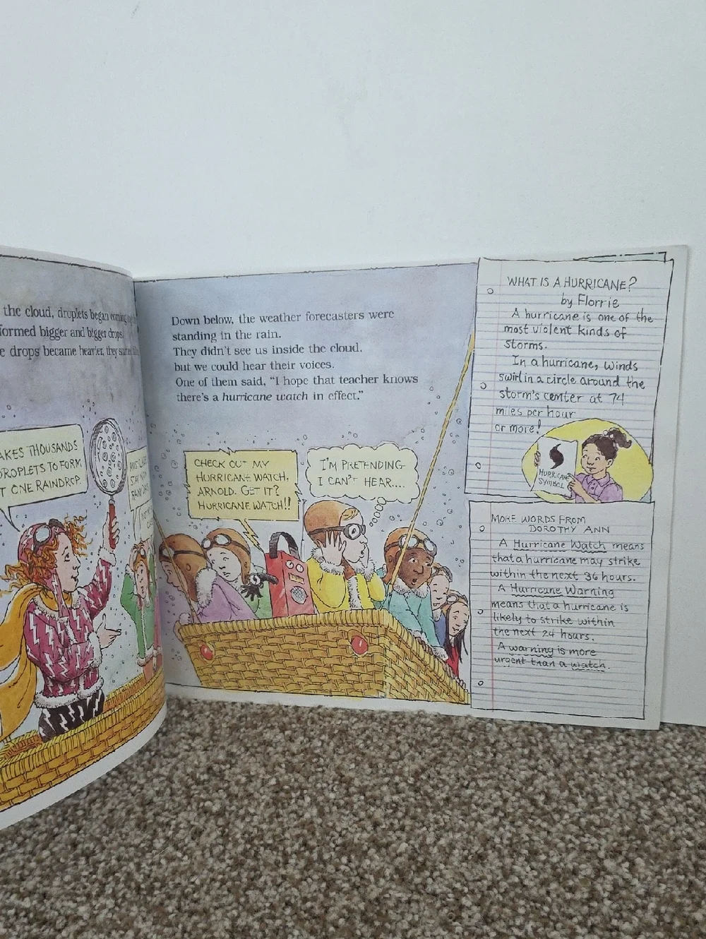 Children's Books - The Magic School Bus Hurricane , Climate, And Ocean Floor
